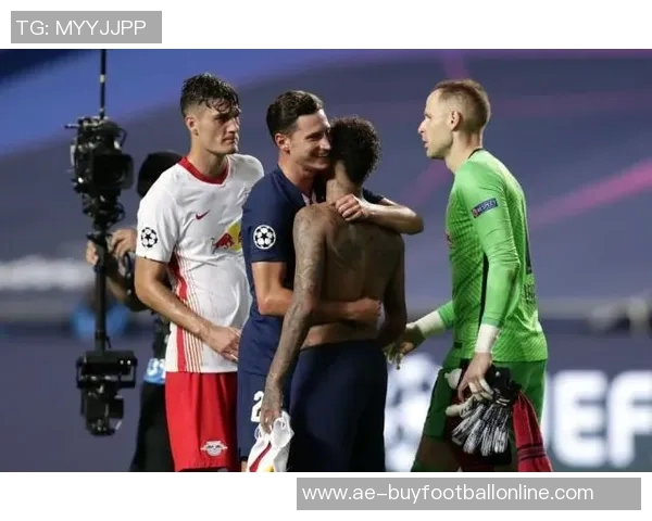 博尼回忆初恋球衣埃托奥的蓝黑战袍承载青春梦想