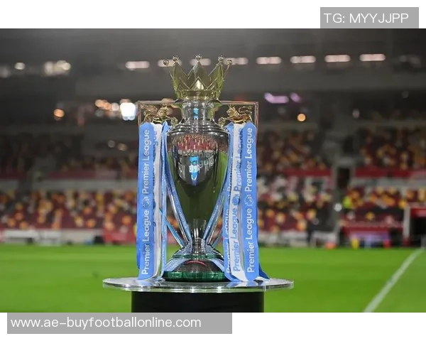 帕尔默荣获PFA年度最佳球员奖杯照片曝光引发热议 帕尔默荣获PFA年度最佳球员奖杯照片曝光引发热议