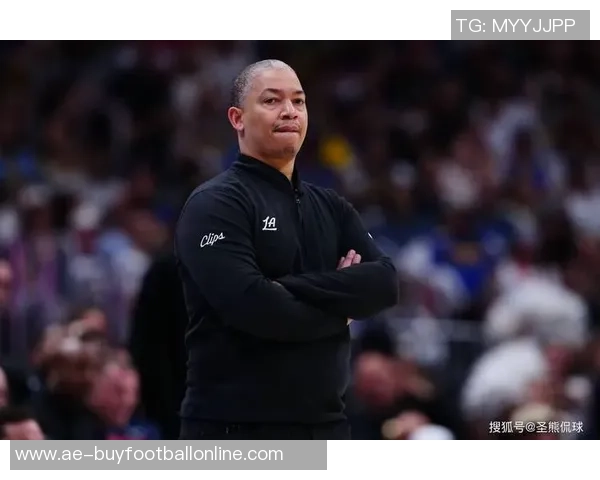 苏群点评卢指导末节不使用四名首发策略避免针对登哥的争议