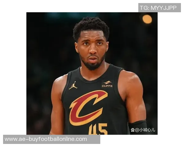 米切尔强调球队三分球表现需提升防守水平亟待加强以争取更好成绩 米切尔强调球队三分球表现需提升防守水平亟待加强以争取更好成绩